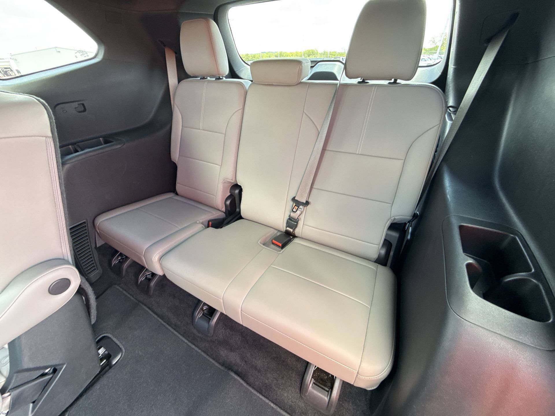 Used 2026 GMC Acadia Elevation w/ Elevation Premium Package FWD image 25