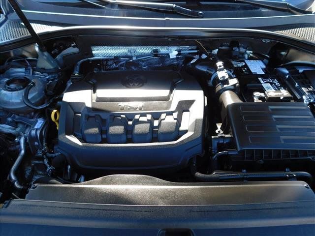 Used 2024 Volkswagen Tiguan SE AWD/4WD image 30