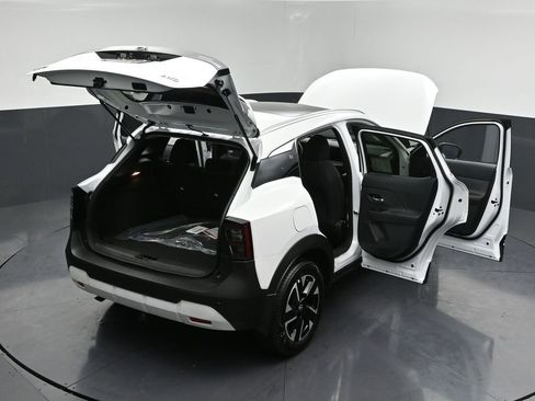 New 2026 Nissan Kicks SV w/ SV Premium Package AWD/4WD image 32