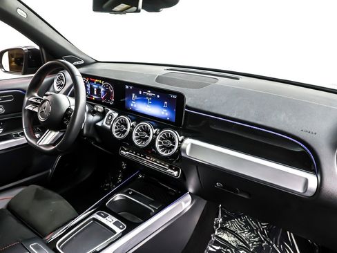 Used 2024 Mercedes-Benz GLB 250 image 17