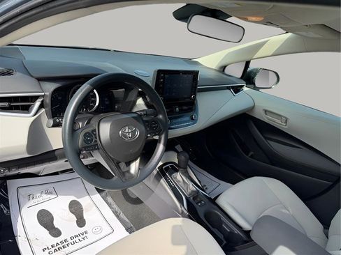 Used 2022 Toyota Corolla LE FWD image 16
