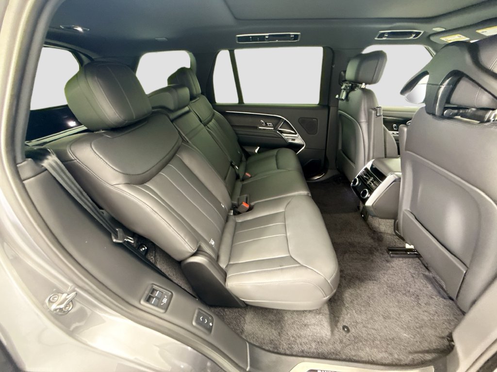 New 2026 Land Rover Range Rover Long Wheelbase SE AWD/4WD image 21