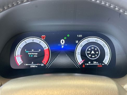 Used 2025 Toyota Highlander XSE AWD/4WD image 12