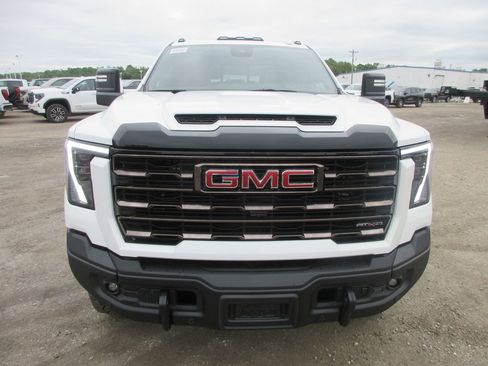 New 2026 GMC Sierra 2500 AT4X w/ AT4X AEV Edition AWD/4WD image 11