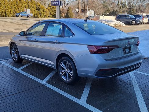 Certified 2023 Volkswagen Jetta SE w/ Panoramic Sunroof Package image 24
