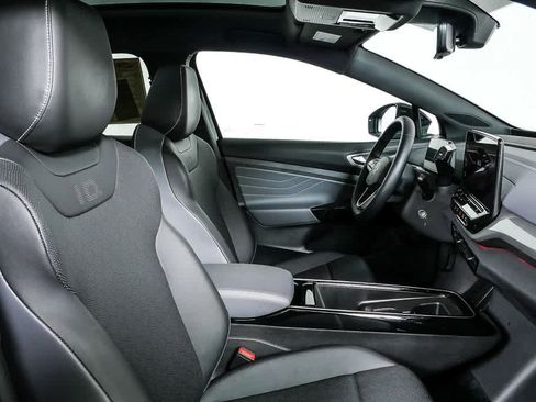 Used 2023 Volkswagen ID.4 Pro S image 24