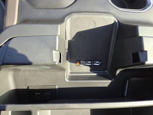 Used 2023 GMC Sierra 1500 Denali w/ Technology Package image 38