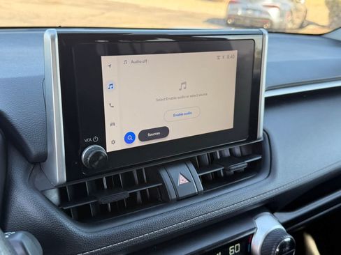 Used 2025 Toyota RAV4 XLE FWD image 19