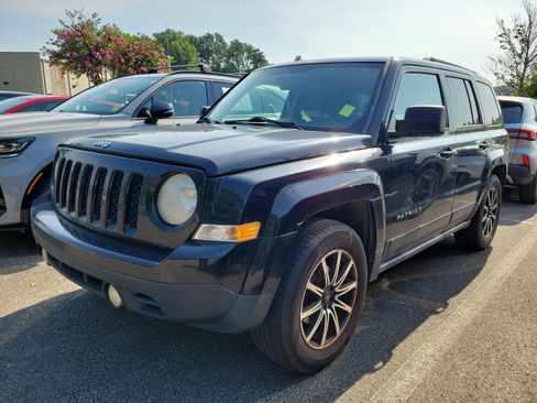 Used 2015 Jeep Patriot Sport w/ Power Value Group FWD image 1