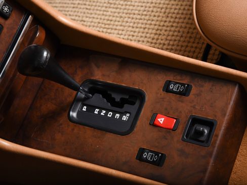 Used 1989 Mercedes-Benz 560 SL image 6
