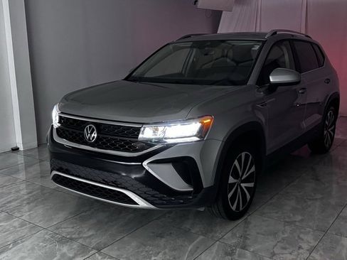 Used 2024 Volkswagen Taos SE image 36