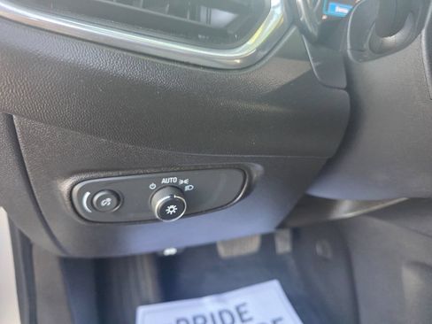 Used 2020 Chevrolet Equinox LT FWD image 27