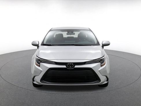 Used 2025 Toyota Corolla LE FWD image 2