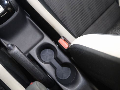 Used 2020 Nissan Versa SV image 22