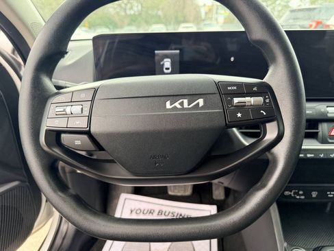 Used 2025 Kia K4 FWD image 27