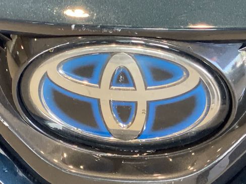 Used 2020 Toyota Camry LE w/ Carpet Mat Package FWD image 10