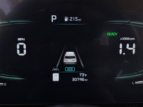 Used 2023 Kia Niro EX Touring image 18