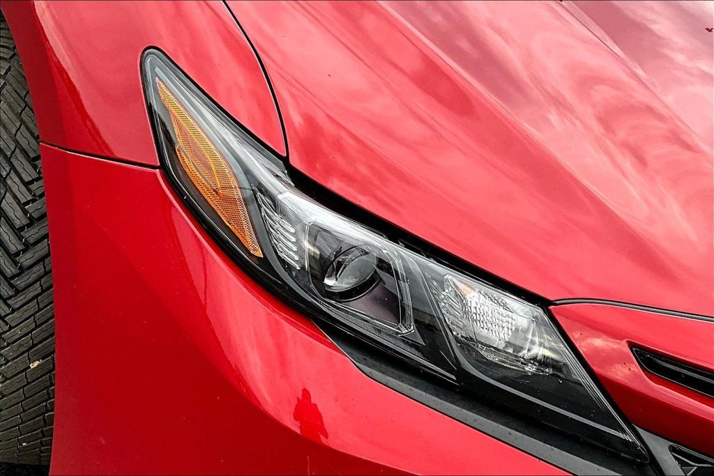 Used 2021 Toyota Camry SE FWD image 34