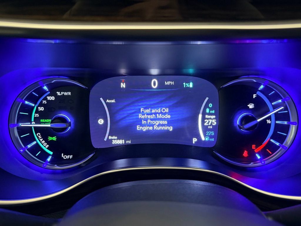 Used 2023 Chrysler Pacifica Pinnacle FWD image 16