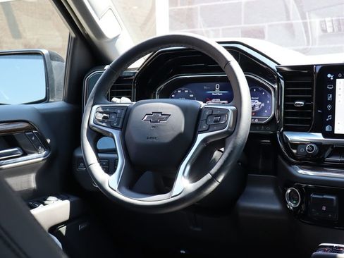 Used 2024 Chevrolet Silverado 1500 LT Trail Boss w/ Convenience Package II AWD/4WD image 46