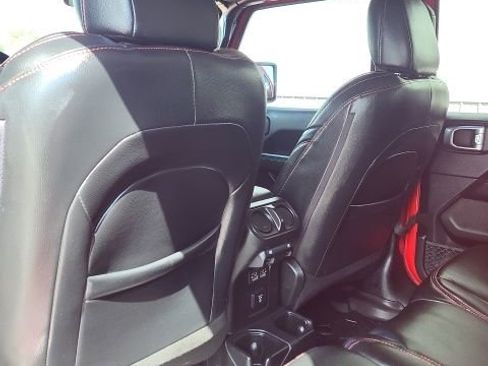 Used 2021 Jeep Wrangler Unlimited Sahara w/ Uconnect 4C Nav & Sound Group image 8