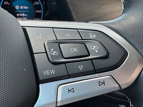 Used 2025 Volkswagen Atlas SE AWD/4WD image 18