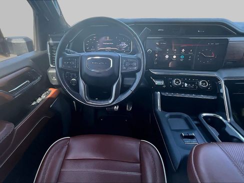 Used 2024 GMC Sierra 2500 Denali Ultimate AWD/4WD image 5