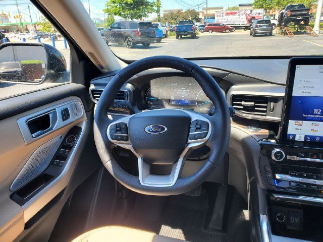 Used 2024 Ford Explorer Limited w/ Limited Technology Package AWD/4WD image 9