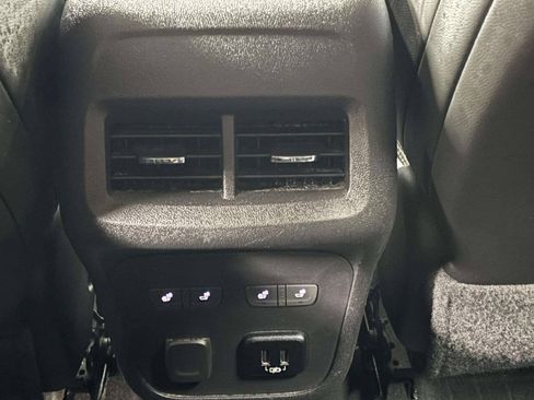 Used 2018 Chevrolet Equinox Premier AWD/4WD image 24