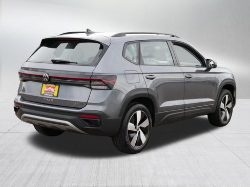 Used 2025 Volkswagen Taos S AWD/4WD image 7