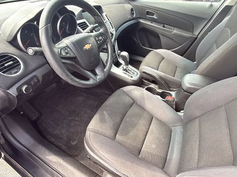 Used 2016 Chevrolet Cruze LT w/ Technology Package FWD image 15