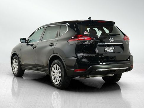 Used 2018 Nissan Rogue S FWD image 3