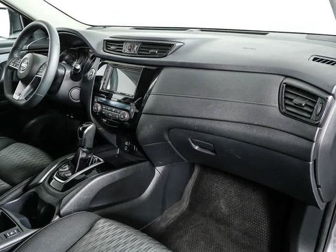 Used 2017 Nissan Rogue SV AWD/4WD image 22