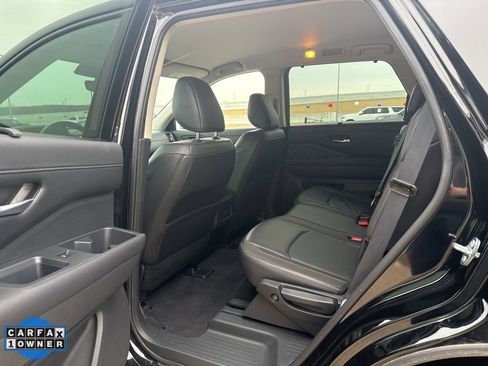 Used 2025 Nissan Pathfinder SL image 26