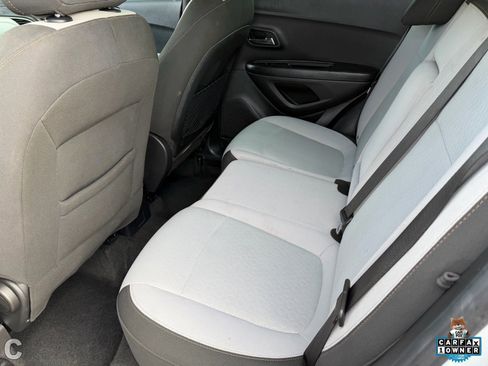 Used 2021 Chevrolet Trax LS image 15