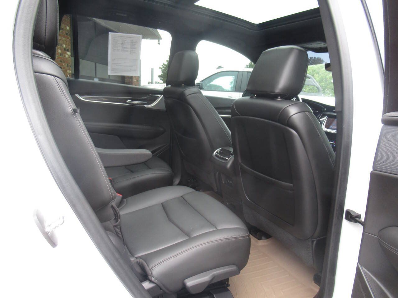Used 2022 Cadillac XT6 Sport w/ Technology Package AWD/4WD image 12