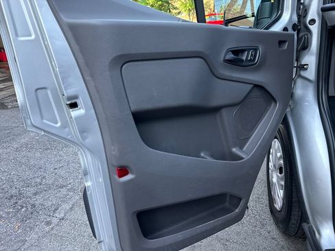 Used 2022 Ford Transit 350 XLT RWD image 18