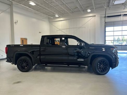 Used 2024 GMC Sierra 1500 Elevation w/ Elevation Premium Package AWD/4WD image 5