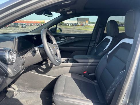 Used 2024 Chevrolet Blazer EV LT AWD/4WD image 9