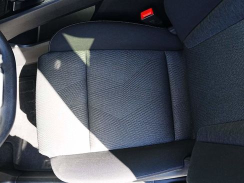 Used 2024 Nissan Rogue SV image 9