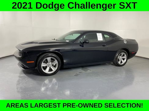 Used 2021 Dodge Challenger SXT image 3