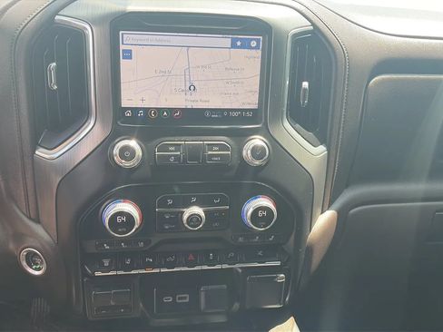 Used 2022 GMC Sierra 3500 Denali w/ Denali Ultimate Package AWD/4WD image 17