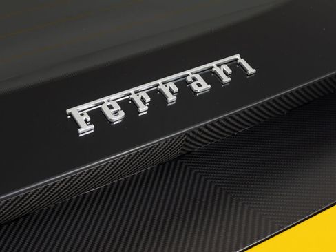 Used 2018 Ferrari 812 Superfast RWD image 24
