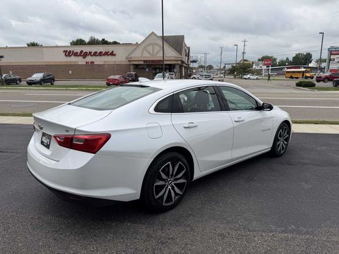Used 2017 Chevrolet Malibu LT FWD image 5