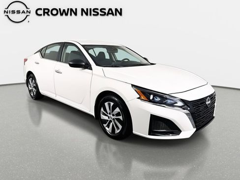 Certified 2025 Nissan Altima 2.5 S image 4