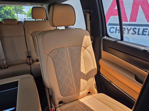 Used 2024 Jeep Grand Wagoneer Series III w/ Rear Seat Video Group 1 AWD/4WD image 14