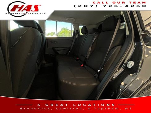 Used 2023 Nissan Rogue S AWD/4WD image 12