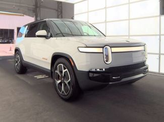 Used 2024 Rivian R1S Adventure AWD/4WD video 2