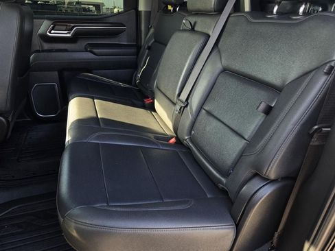 Used 2023 GMC Sierra 1500 SLT AWD/4WD image 13