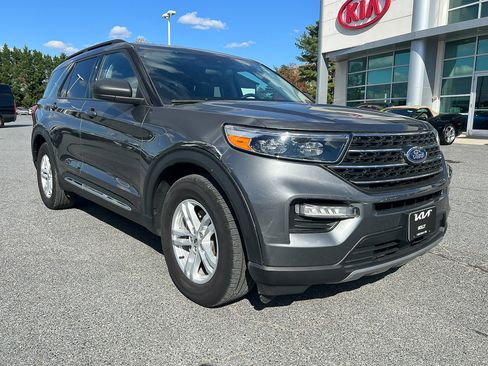 Used 2023 Ford Explorer XLT w/ Equipment Group 202A image 10